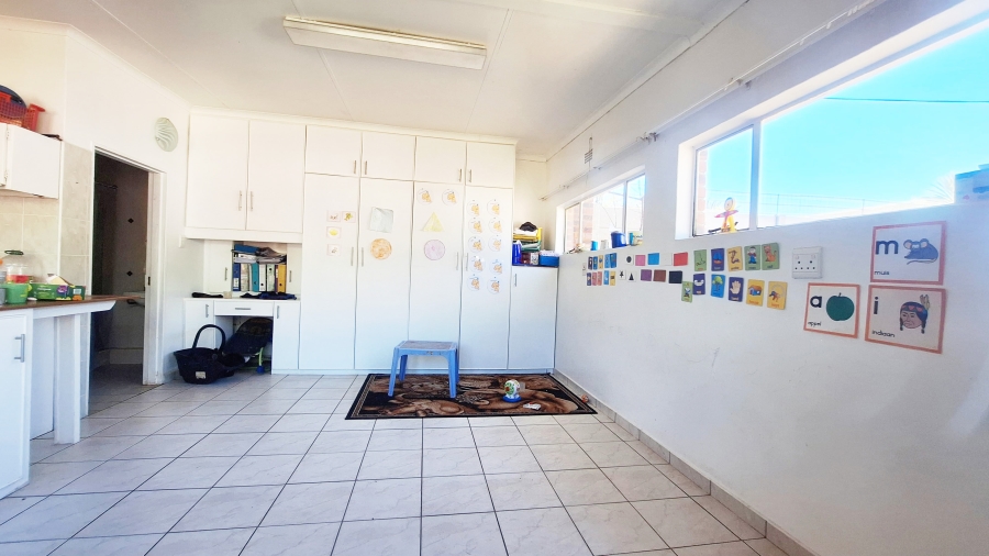 To Let 6 Bedroom Property for Rent in Bedelia Free State